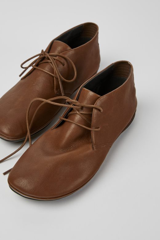 кампер дизајн праве браон чизме за глачање са пертлама за жене