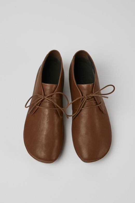 кампер дизајн праве браон чизме за глачање са пертлама за жене