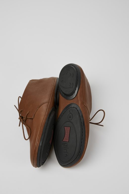 кампер дизајн праве браон чизме за глачање са пертлама за жене