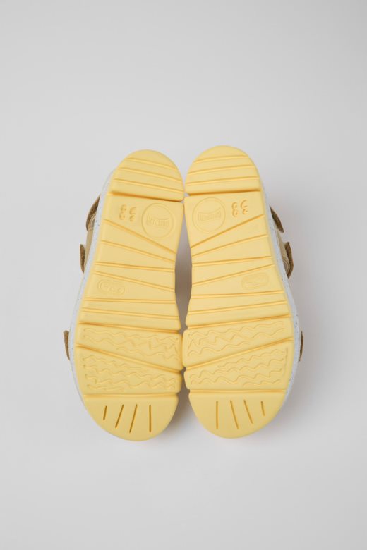 дизајн оруга уп беж кожне сандале за жене кампер