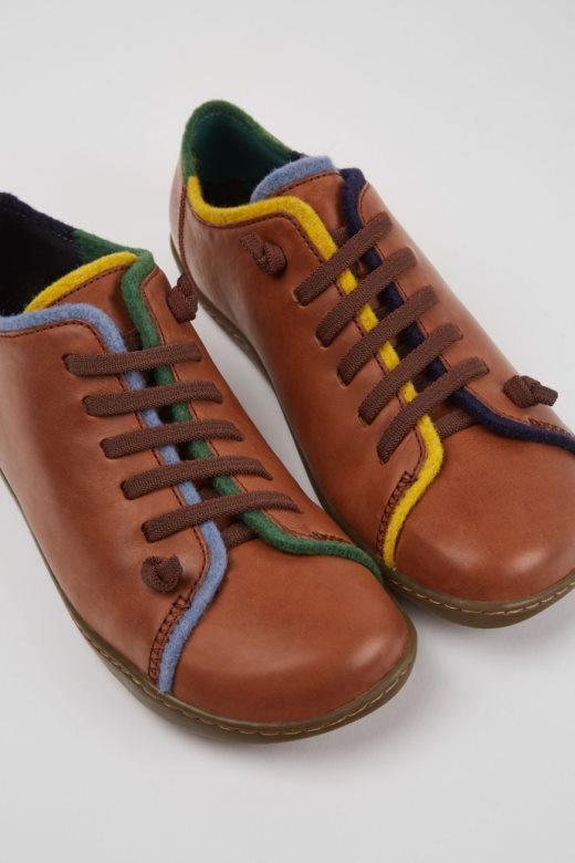 кампер дизајн близанке браон и плаве кожне ципеле за жене