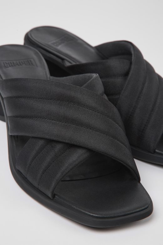 кампер дизајн киара црне текстилне сандале за жене