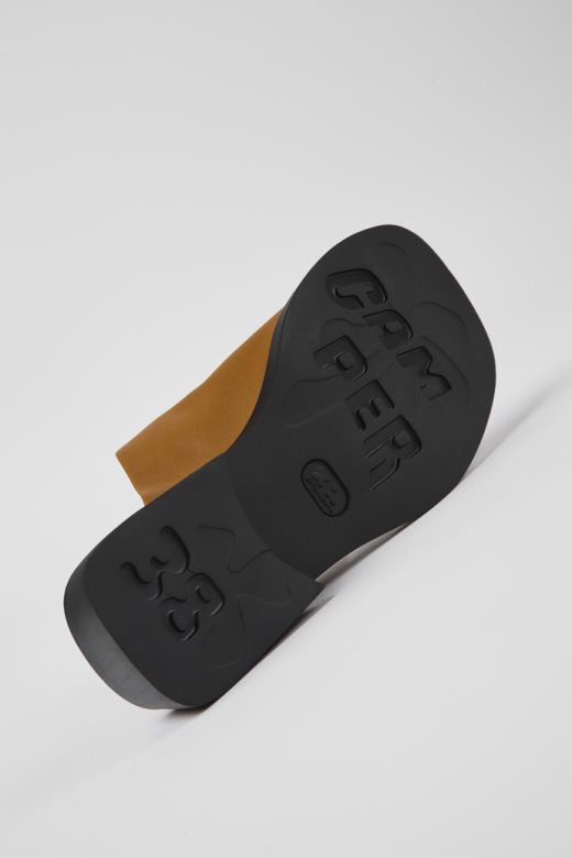 дизајн близанке браон кожне сандале за жене кампер