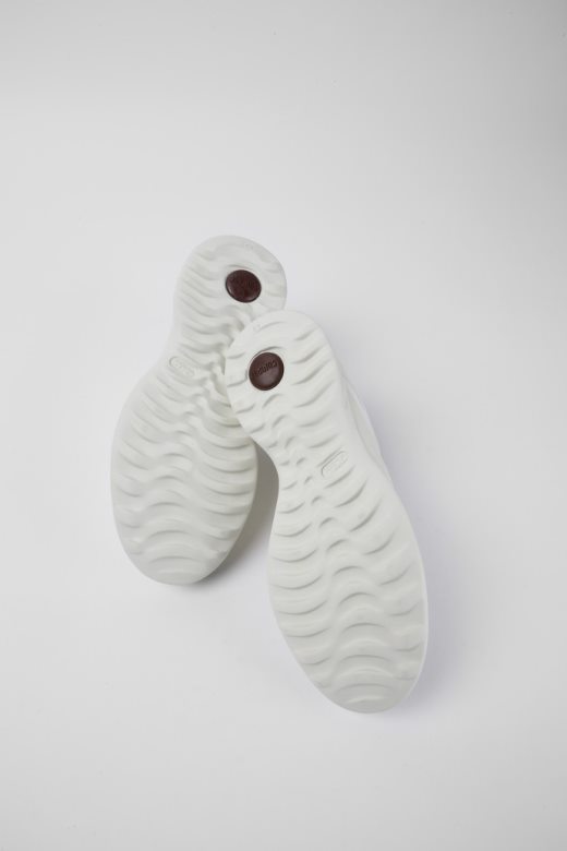 дизајн близанци крем и беле кожне патике на везице кампер