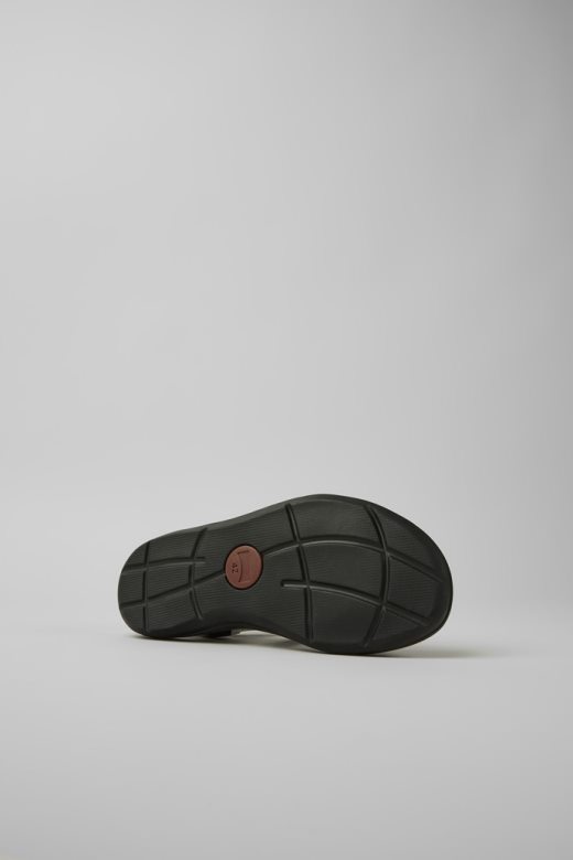 подударју се црно-беле рециклажне сандале за кућне љубимце за мушкарце ексклузивни кампер