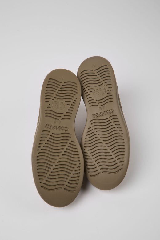 дизајн друге беж патике од рециклиране коже за жене кампер