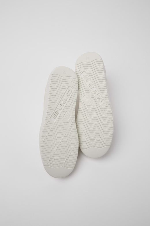 близанци беле коже и антилоп женске патике ексклузивни кампер