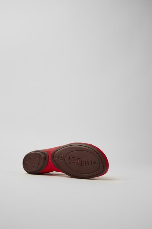 дизајн праве црвене кожне сандале за жене кампер