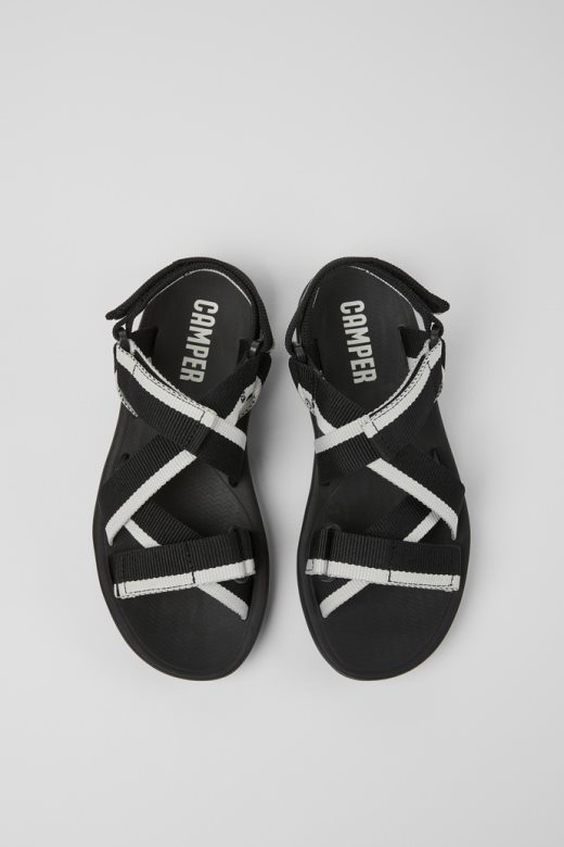 дизајн одговара црно-белим рециклираним сандалама за кућне љубимце за жене кампер